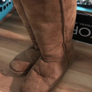 Women’s size 9 UGG boots